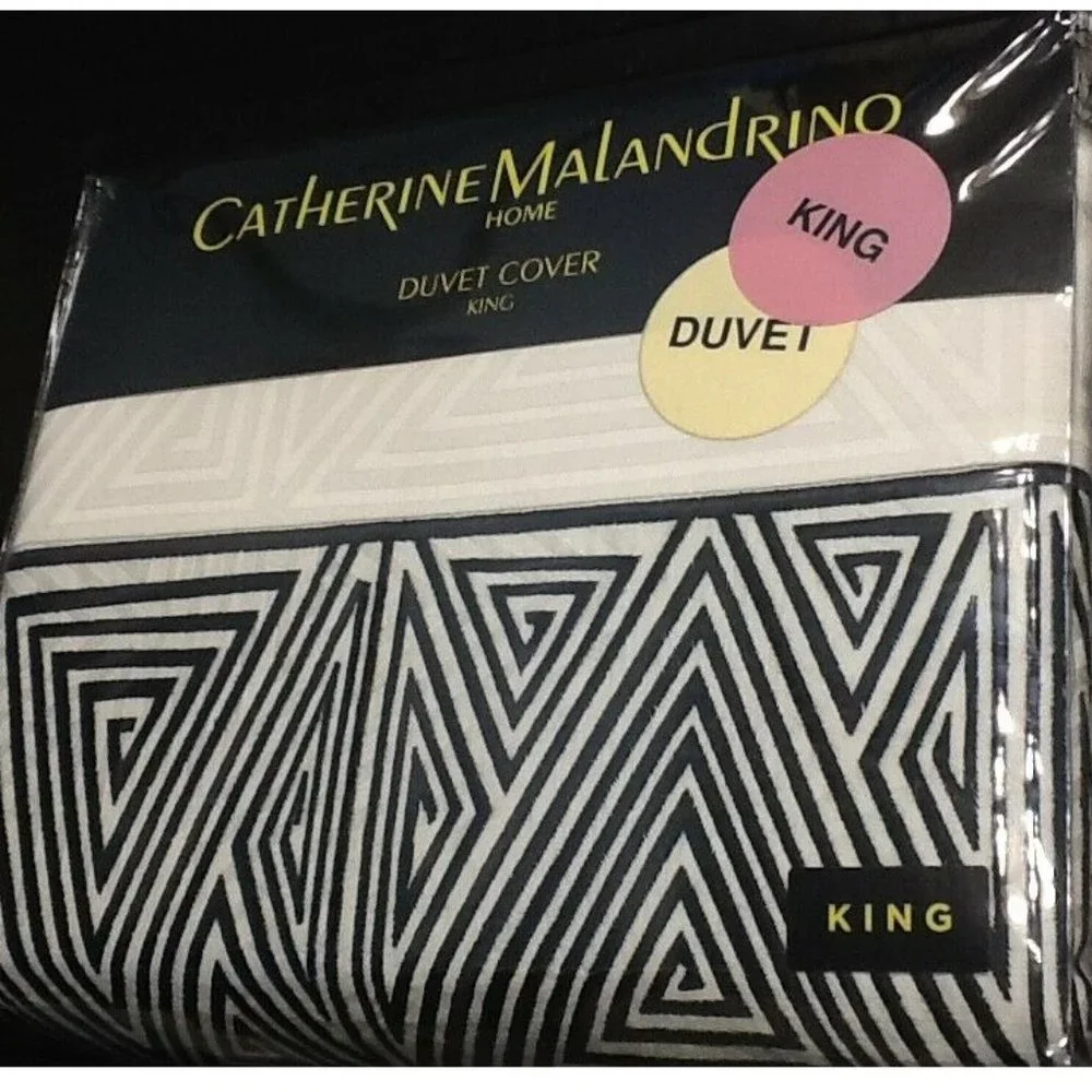 brand new Catherine Malandrino Optic Black and Ivory 96